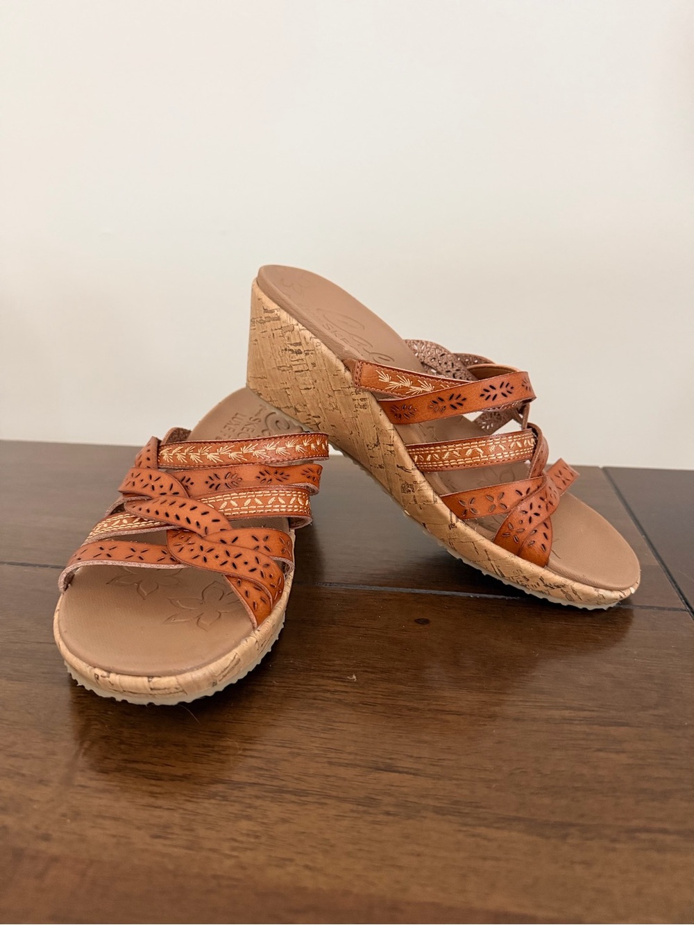 Women’s Skechers Luxe Foam Tan Leather Wedge Sandals - Sz 8. Worn twice.